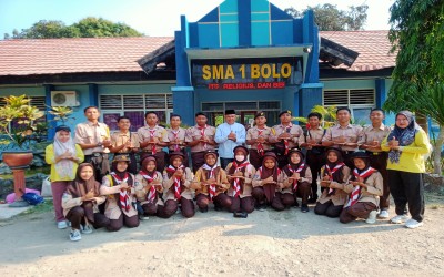 Pelepasan anggota Ekskul Pramuka SMAN 10 Medan untuk mengikuti Kemah Akbar Se-Kabupaten Jakarta Pusat